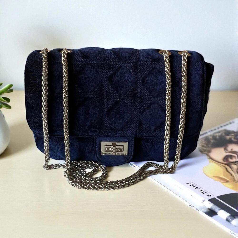 Royal Blue Velvet Quilted Handbag with Chain Strap – Elegant Diamond Pattern